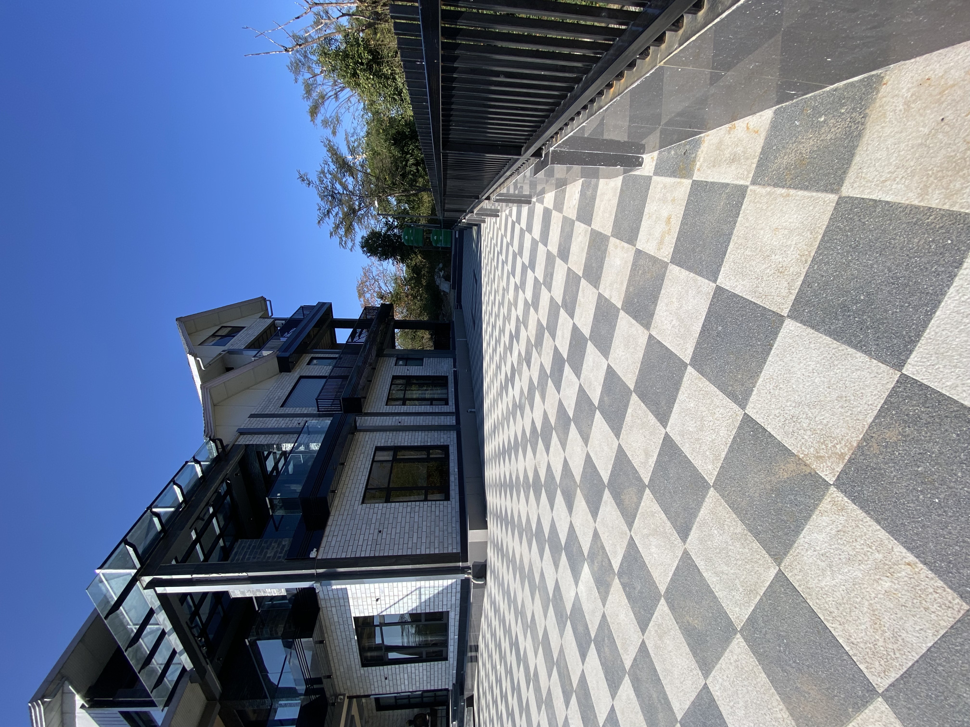 Stone cladding detail